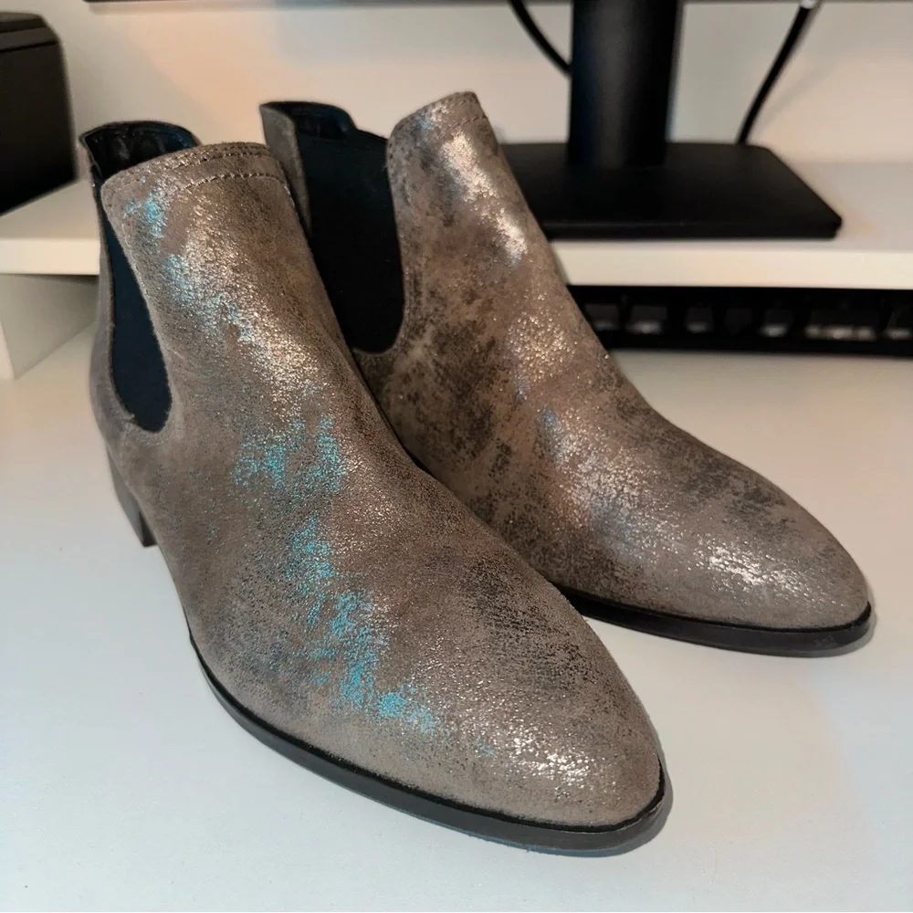 Chelsea Crew Black Label Dapper Shimmer Slip On Boots | Size 38